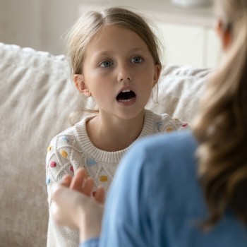 Por qué un niño pequeño empieza a tartamudear (si antes no lo hacía)