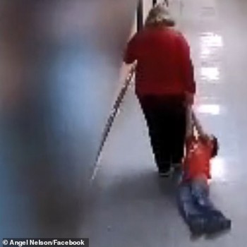 El vídeo de la cruel profesora que maltrata a un niño con autismo