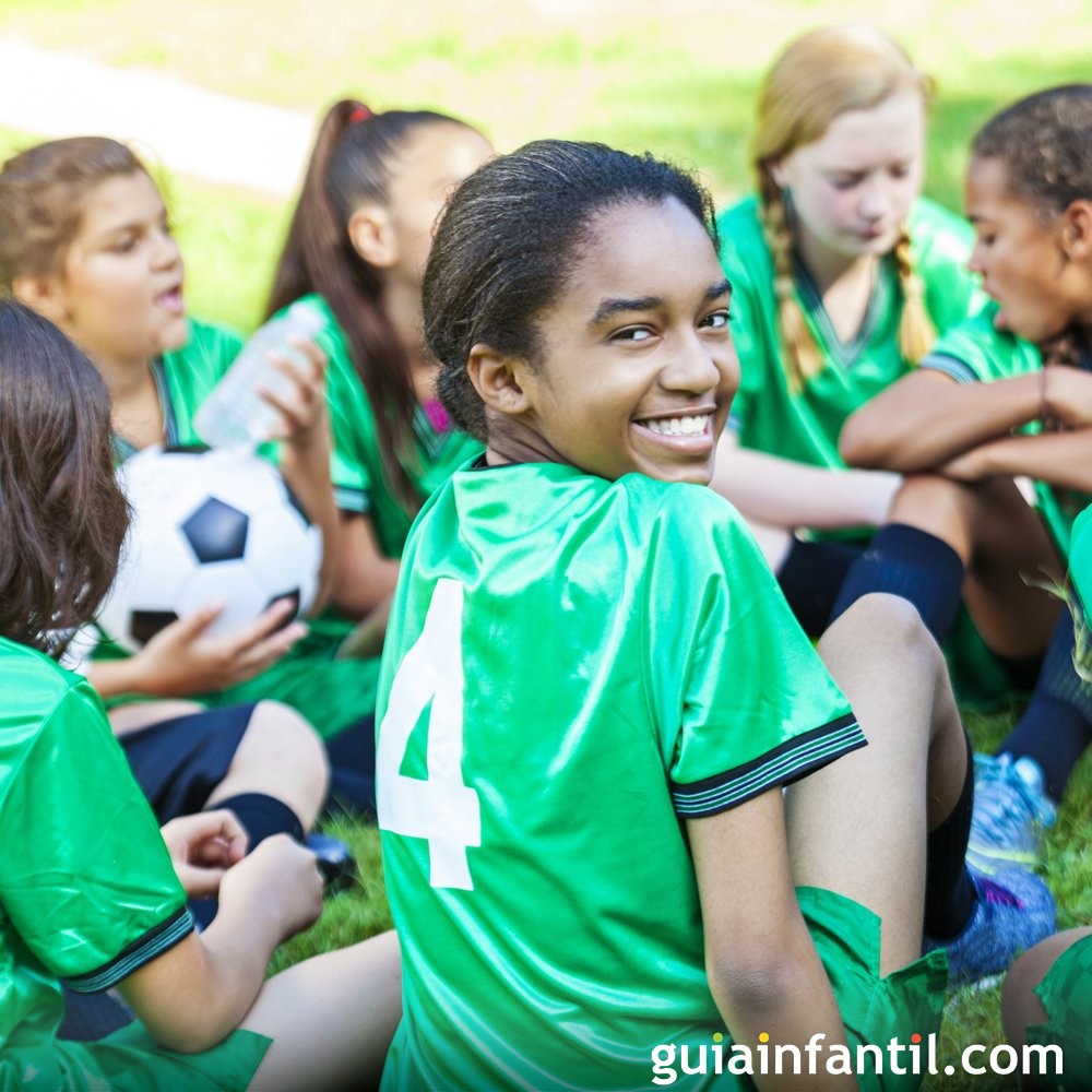 Ventajas y beneficios de las niñas jueguen al fútbol
