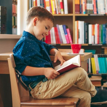 Los beneficios de llevar a los niños a la biblioteca con frecuencia