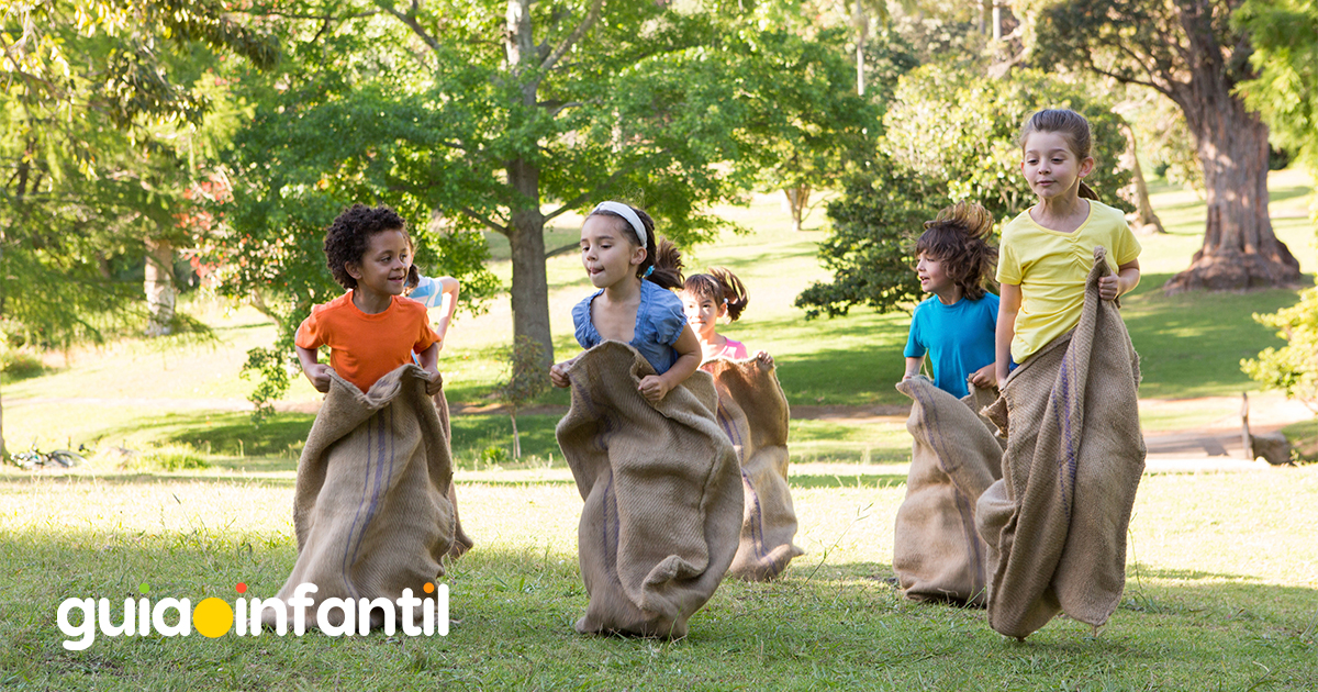 Carreras de sacos para niños