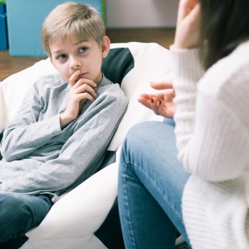 Cómo ayudar a los niños a entender la ironía y el sarcasmo poco a poco