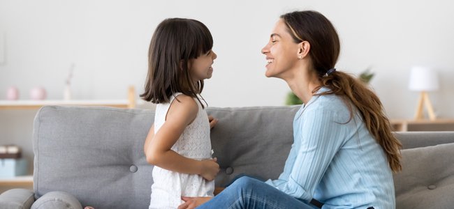 Claves para ayudar a tus hijos con los comentarios irónicos