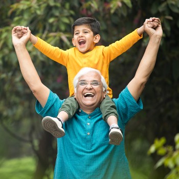 Frases del Día del Padre para el abuelo de sus nietos - ¡También es papá!