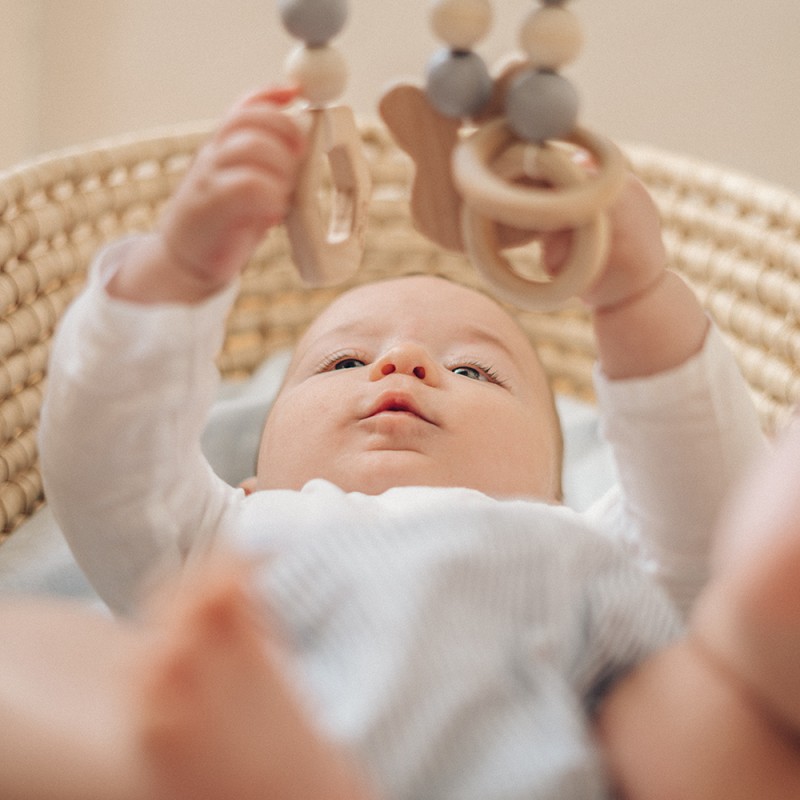 Juegos en casa para estimular los sentidos del bebé según va creciendo