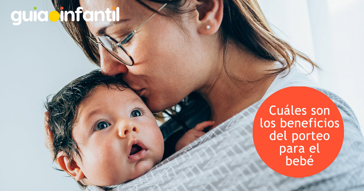 Porteo para estimular a los bebés