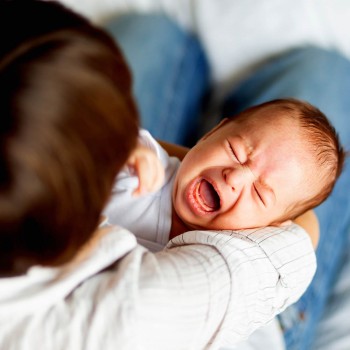 Qué no debe comer una madre que da el pecho si el bebé tiene cólicos
