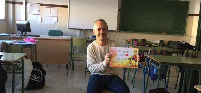 profesor enseña matemáticas con caramelos, piezas de Lego o una olla