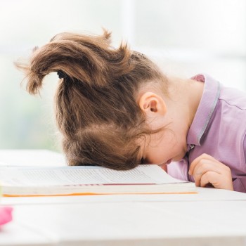 La original idea de un niño que busca ayuda para hacer los deberes