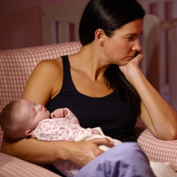 Cómo afecta la depresión posparto al desarrollo y sueño del bebé