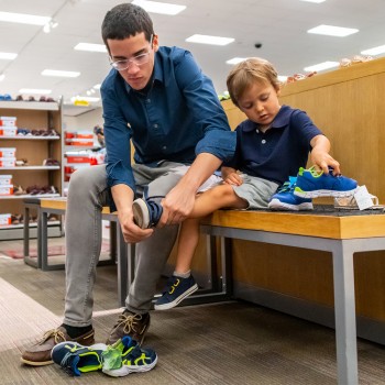 Guía de número de zapatos para niños entre Colombia y EEUU