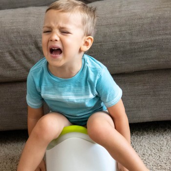 7 remedios caseros efectivos contra el estreñimiento de los niños