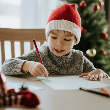 42 frases cortas de felices fiestas navideñas 2024 para niños muy familiares