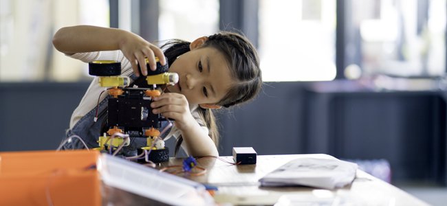 Promover la vocación científica de las niñas