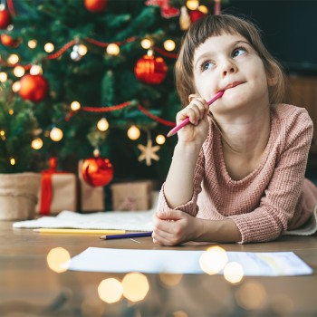 Ayuda a tu hijo a hacer una lista de deseos de Navidad con mucho amor