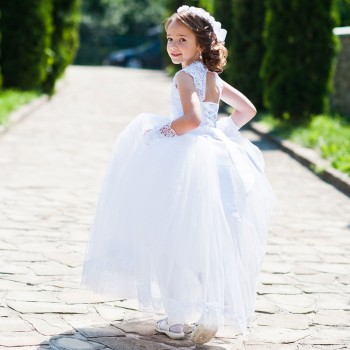 El error de organizar la comunión del niño como si de una boda se tratara