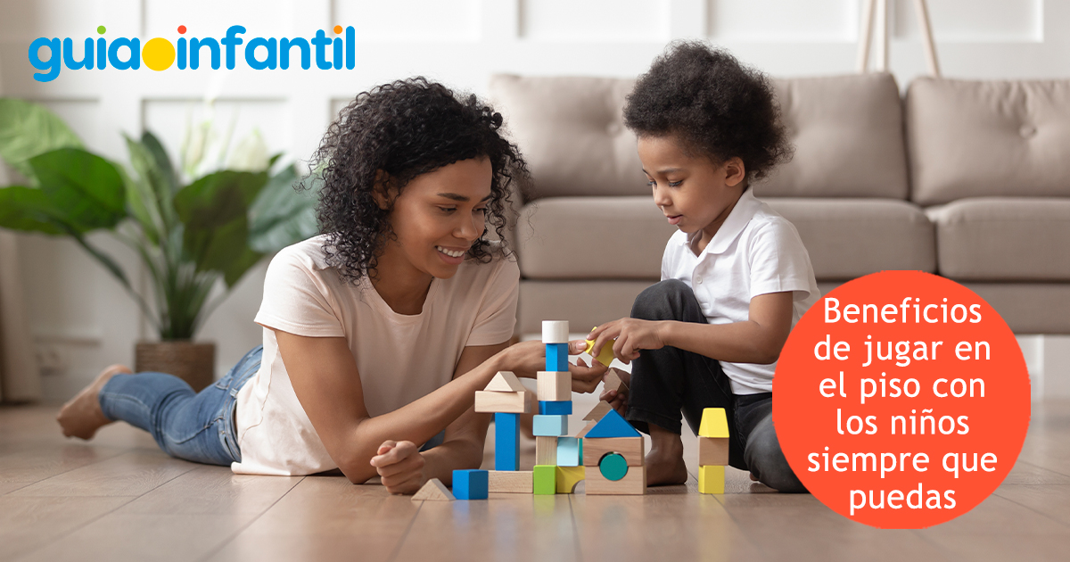 Beneficios de jugar en el suelo con los niños