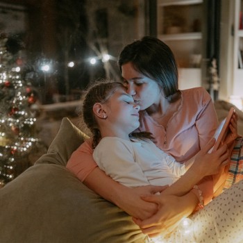 Emociones de mamá en Navidad - ¿Por qué me siento triste y feliz a la vez?