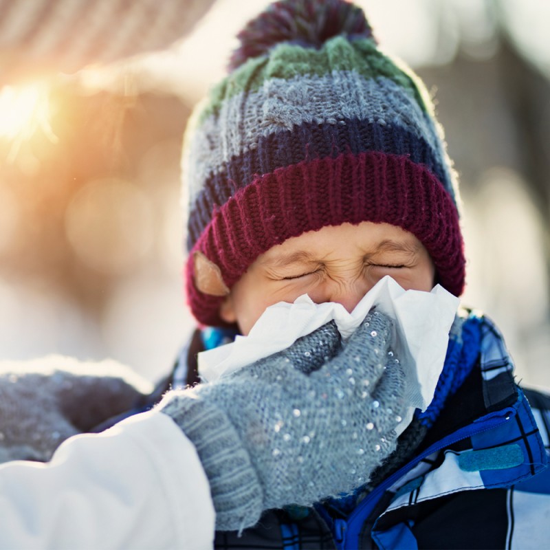 A los niños NO les da gripa por andar descalzos - Resfriado en invierno