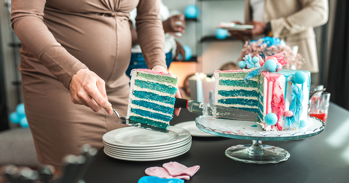 Celebrar un baby shower mixto con hombres