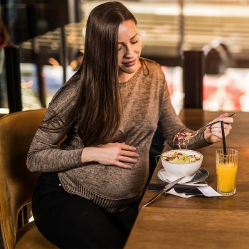 Menú semanal para la embarazada en la semana 18 - Comer bien fuera de casa