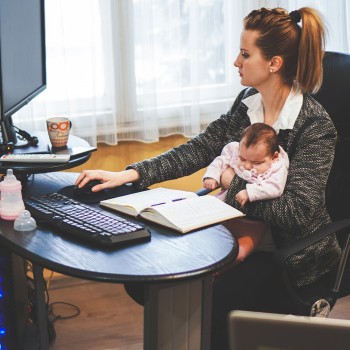 Cómo conciliar el papel de mamá con el mundo laboral. Ser madre y trabajadora