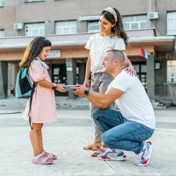 Necesito cambiar a mi hijo de escuela pública en Miami Dade ¿se puede?