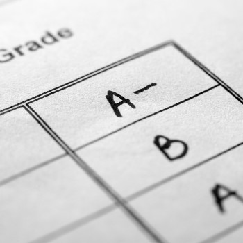 ¿Cómo califican las notas en Miami Dade a los niños en la escuela?