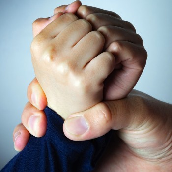 Miami Dade - El papá de mi hijo le pega, ¿qué puedo hacer?