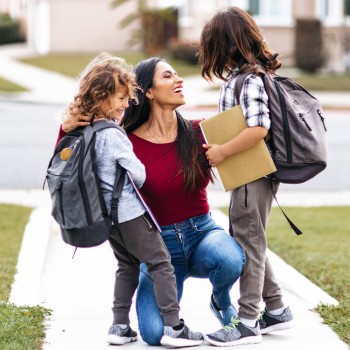 ¿Cuál es el horario de entrada y salida en las escuelas de Miami Dade?