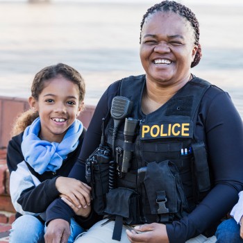 ¿La policía de Miami Dade puede dar consejos de seguridad a los niños?