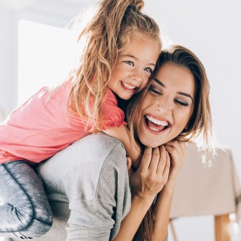 Frases para dedicar a tu amiga mamá en el Día de la Madre