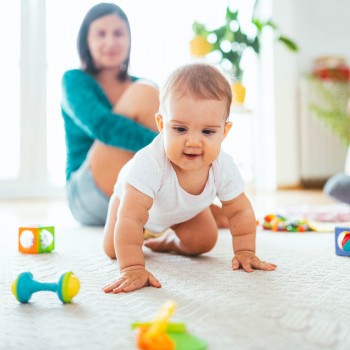 Juegos y actividades para estimular el gateo del bebé