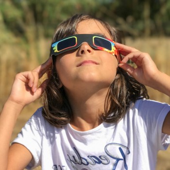 Consejos para ver un eclipse solar con los niños de forma segura