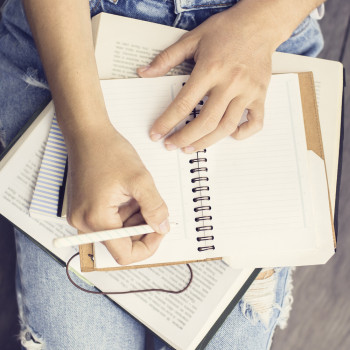 Una madre dedica una emotiva carta a su hijo con síndrome de Asperger