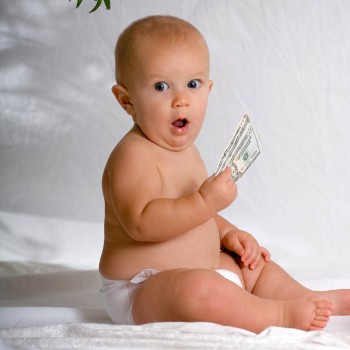 Un hijo cuesta 7.000 euros al año como mínimo