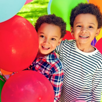 6 juegos cooperativos con globos para niños