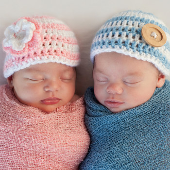 12 combinaciones que pegan de nombres para mellizos niños y niñas