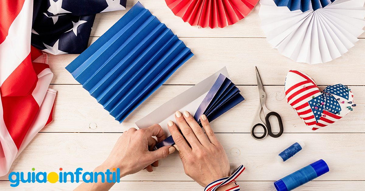 Ventiladores de papel por el Día de la Independencia