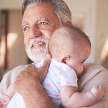 Frases para abuelos primerizos para celebrar la llegada de su nieto