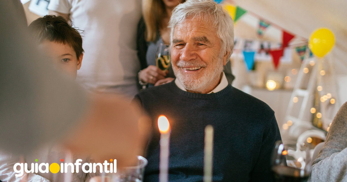 Festejar al abuelo que cumple años
