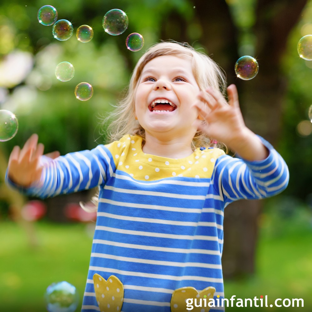 Hey peps, here she is my first ever original character! I even did a little  bit of animation on her and a super simple room. though the animation is  not good and perfect, but I think it turned out ..., image size:1000x1000