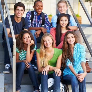 51 frases para festejar el Día de la Juventud con tu adolescente