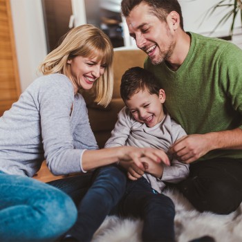 Soy mamá soltera y no sé cómo presentar a mi novio a mis hijos