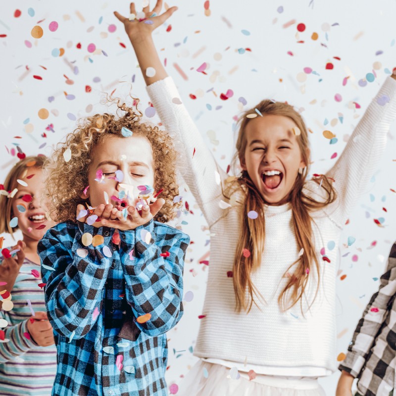 ¡Feliz Día de Santo! Mensajes de cumpleaños por nombre para niños y niñas