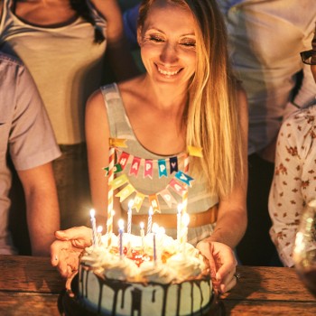 Frases de cumpleaños para mi tío y mi tía para felicitarlos por WhatsApp