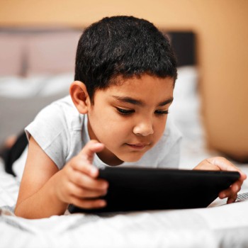 Efectos negativos del uso de pantallas para los ojos de los niños