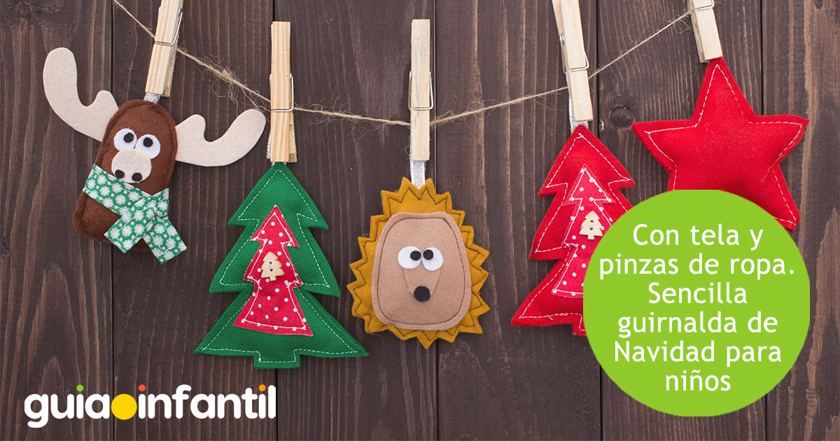 Guirnalda de Navidad hecha con pinzas de ropa