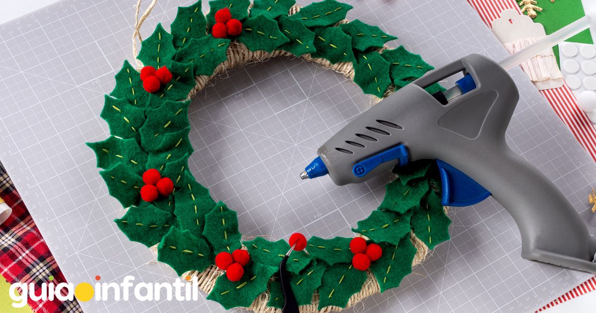 Corona de Navidad de fieltro para decorar la puerta, las ventanas o la mesa