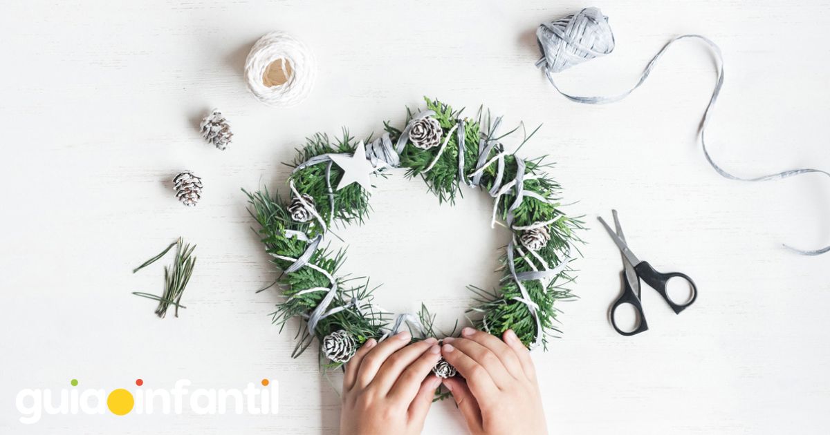 Corona navideña de romero - Manualidades para niños